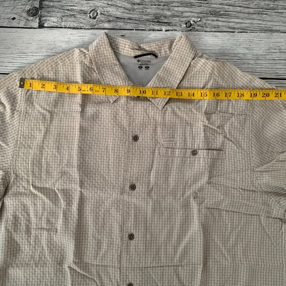 Columbia Omni-Shield Short Sleeve Lightweight Casual Button Down Shirt - Picture 6 of 8